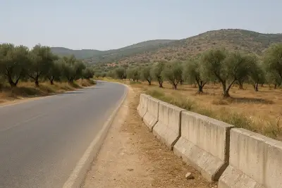 طريق ريفي قرب نهر الليطاني جنوب لبنان