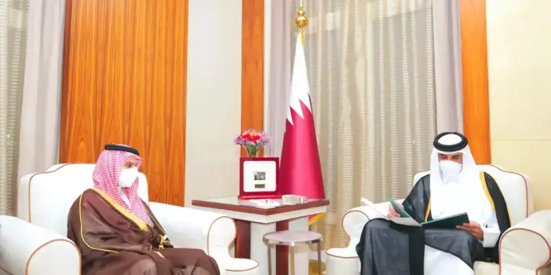 أمير قطر ووزير الداخلية السّعودي ي