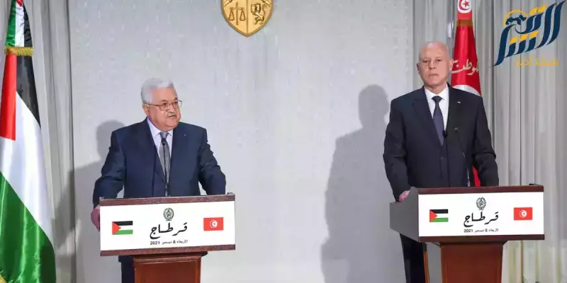 الرئيس عباس رفقة الرئيس التونسي