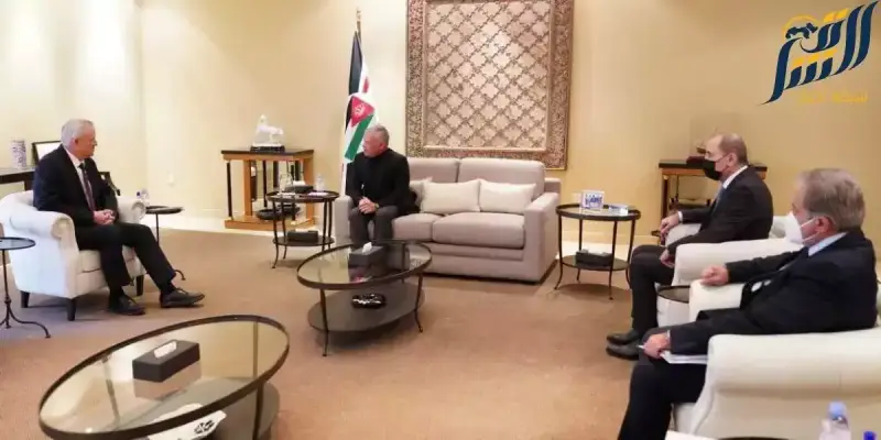 الملك الأردني يلتقي وزير الدفاع الإسرائيلي في عمان