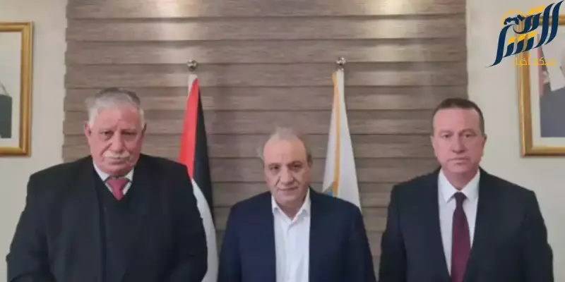 المستشار الاقتصادي المهندس احمد حسونة برفقة الحاج نافذ الجعبري
