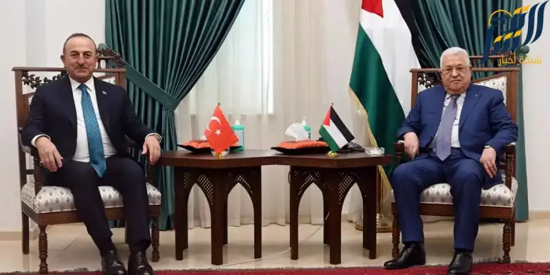 الرئيس الفلسطيني محمود عباس يستقبل وزير الخارجية التركي