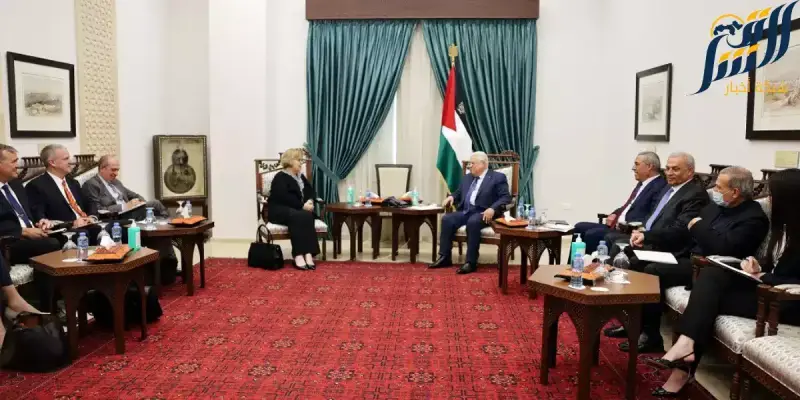 الرئيس الفلسطيني محمود عباس يستقبل وفدا أمريكيا