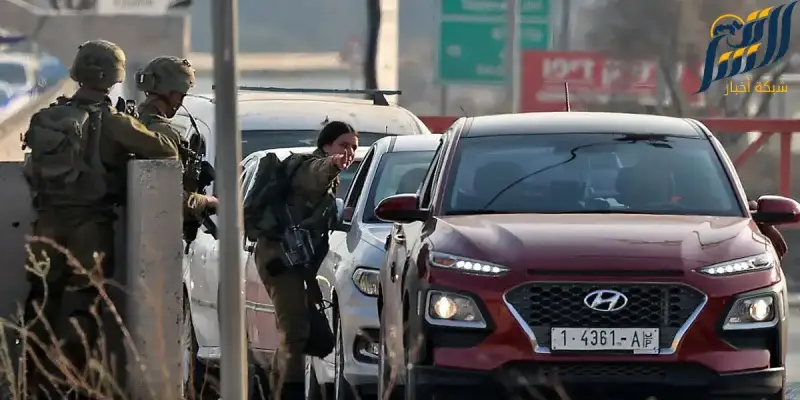 صورة جنود اسرائيليين في حاجز بالضفة