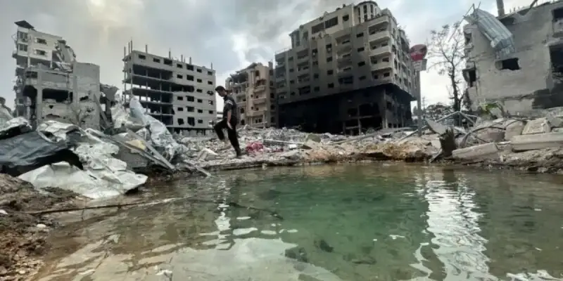اثار الدمار في غزة