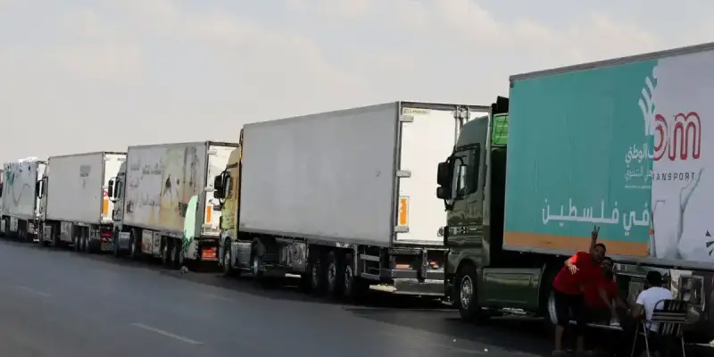 المساعدات الانسانية في طريقها الى غزة