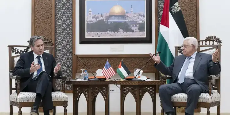 الرئيس الفلسطيني ووزير الخارجية الأمريكي