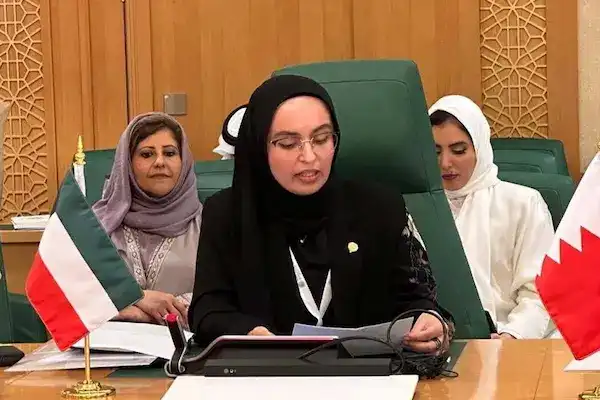 الملحق الدبلوماسي الكويتي جنى الظفيري