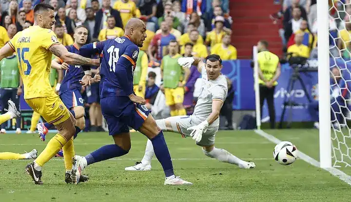 هولندا ضد رومانيا
