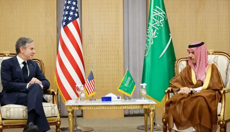 وزير الخارجية السعودي مع نظيره الأمريكي