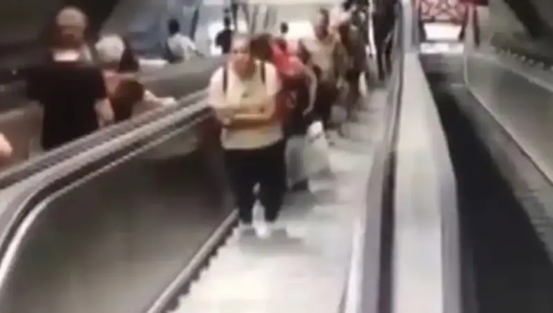 سلم كهربائي