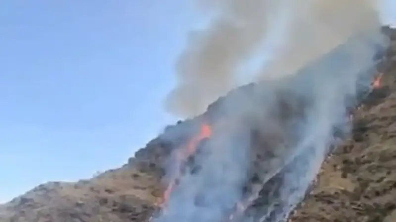 حريق في جبال عقبة الباحة