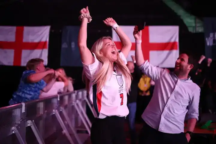 فرحة جماهير منتخب إنجلترا