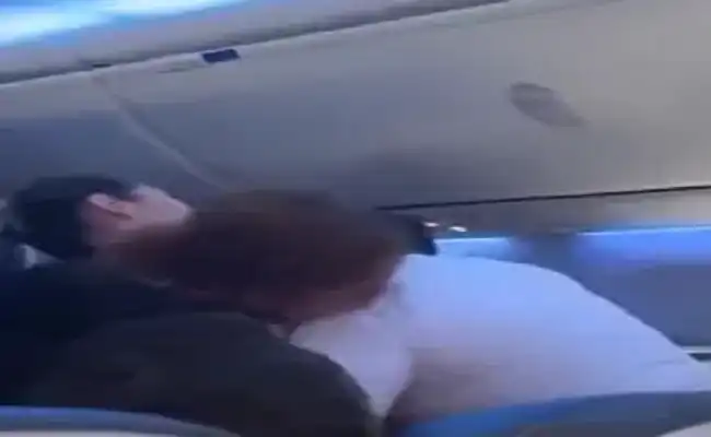 المسافرة