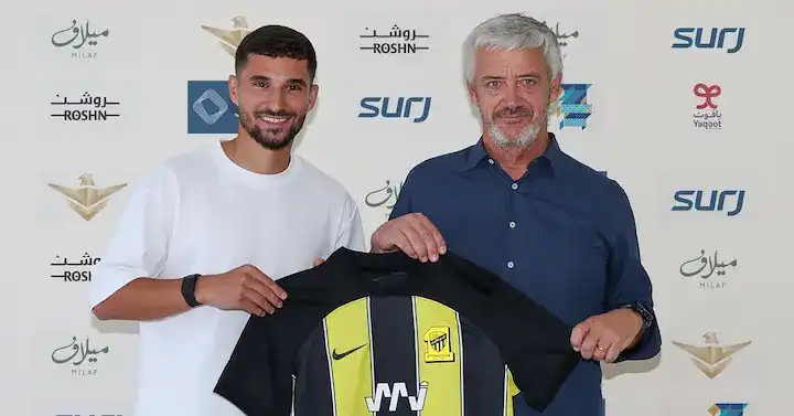 النجم الدَّوْليّ الجزائري حسام عوار