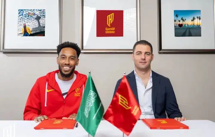 الجابوني بيير إيمريك أوباميانج