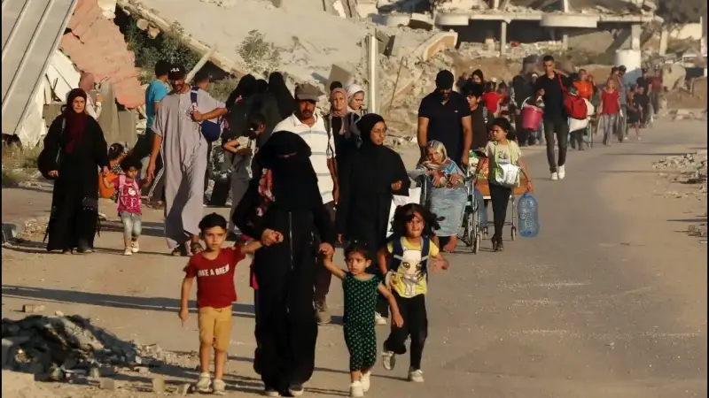 نزوح مواطنين من مخيم البريج