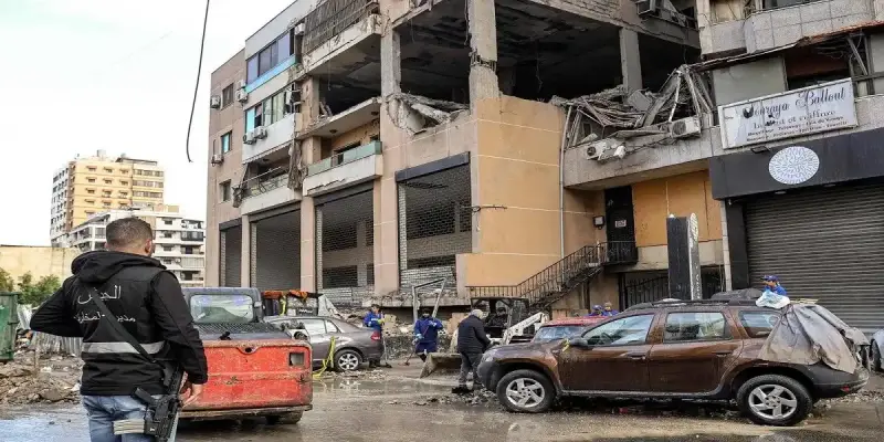 أثار دمار الضربة الإسرائيلية