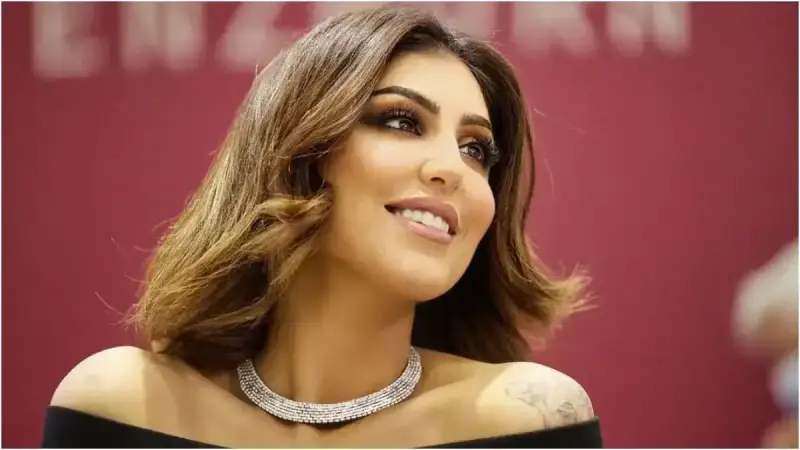 الفاشينيستا الكويتية دانة الطريوش