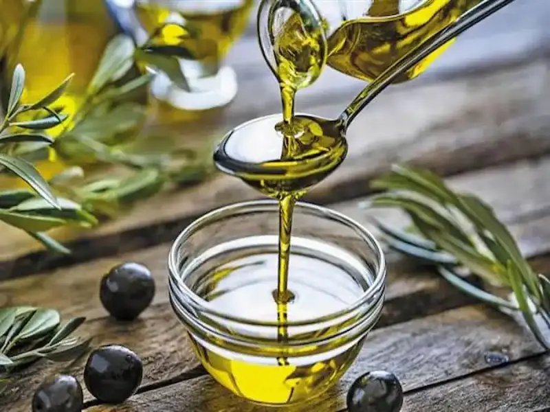 فوائد زيت الزيتون للبشرة