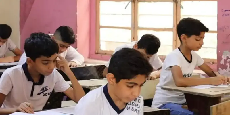 طلاب داخل احد الفصول التعليمية