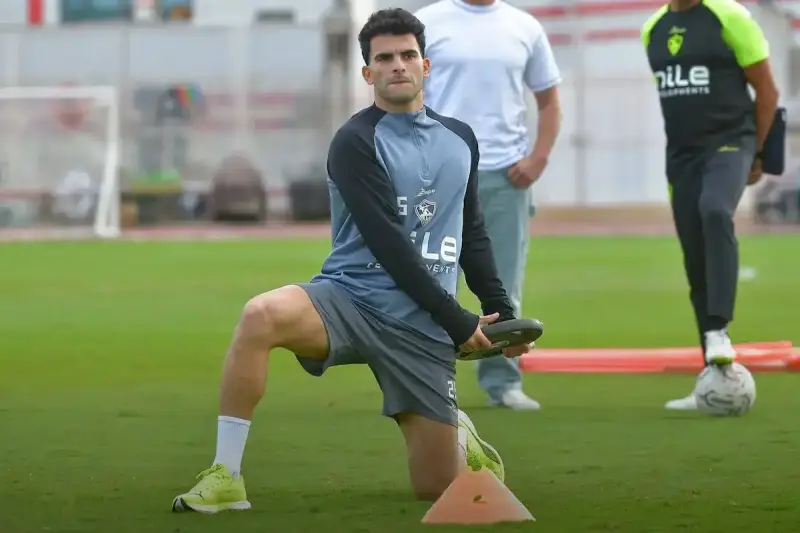 لاعب الزمالك المصري أحمد زيزو