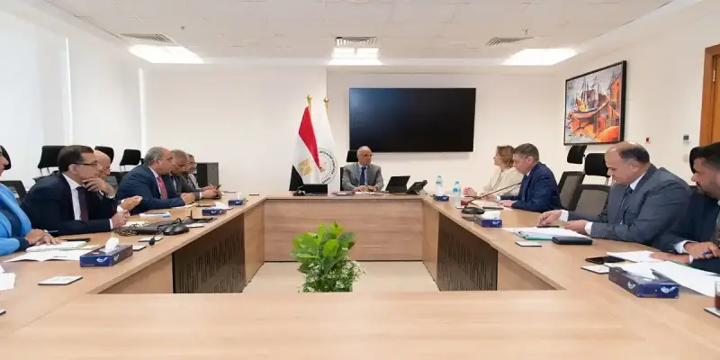 جانب من اللقاء بين الطرفين