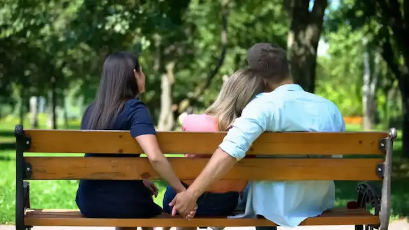 هل إهمال الزوجة هو السبب الرئيسي في خيانة الزوج؟ الحقيقة المُرة