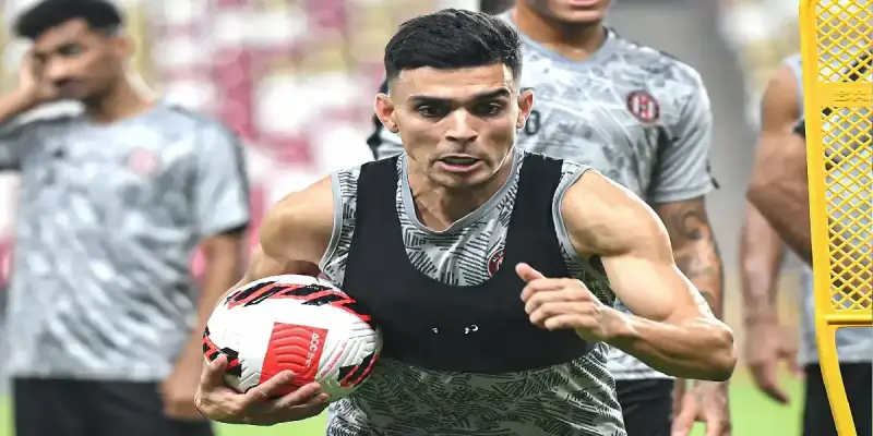 اللاعب المغربي أشرف بن شرقي