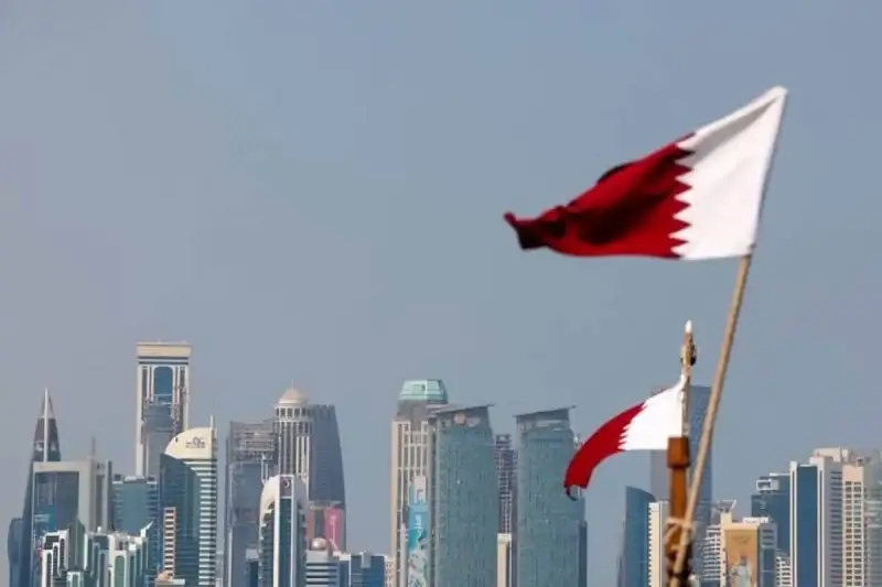 علم قطر بالدوحة