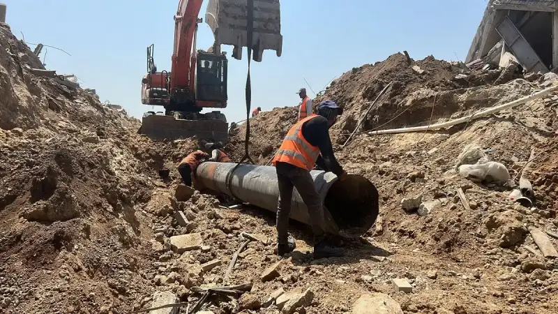 إصلاح كسر خط مياه