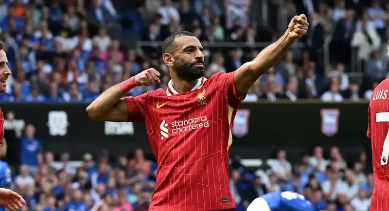 محمد صلاح لاعب ليفربول الإنجليزي