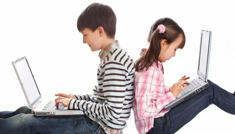 مخاطر الإنترنت على الأطفال
