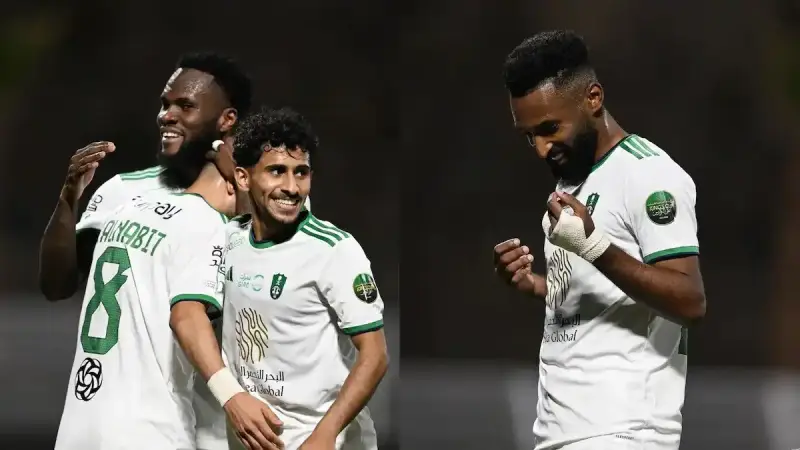 فراس البريكان لاعب الأهلي السعودي
