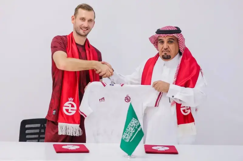 المدافع السلوفاكي نوربرت جيومبير