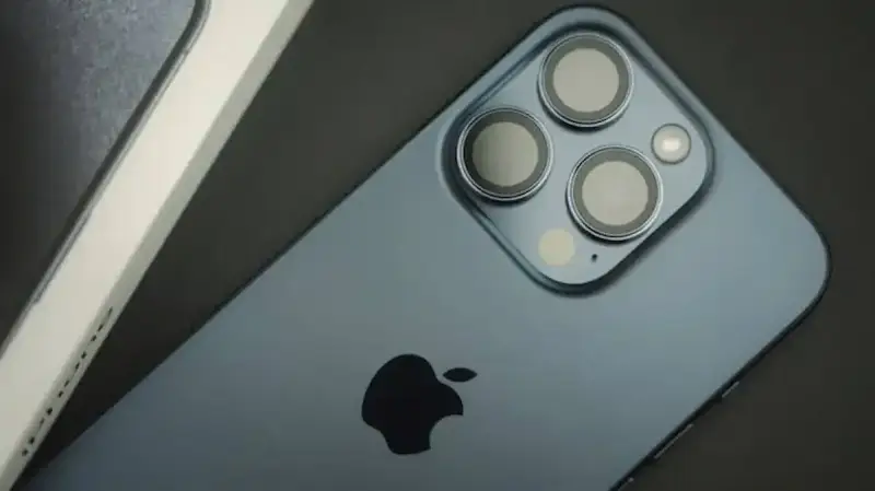هاتف iPhone 16