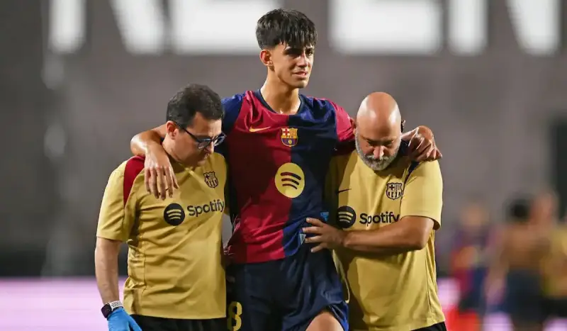 مارك بيرنال لاعب برشلونة