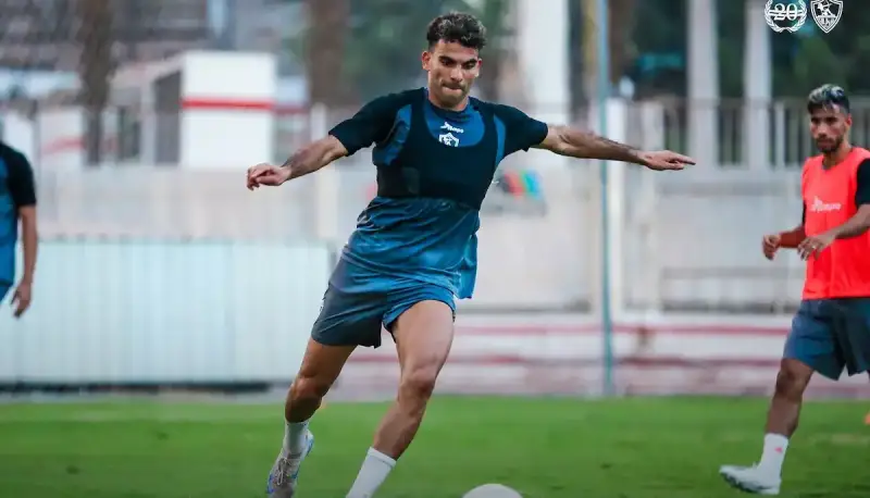 لاعب الزمالك المصري أحمد زيزو