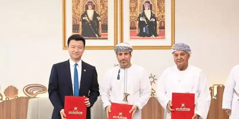جانب من توقيع الاتفاقية