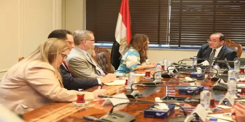 جانب من اللقاء بين الطرفين