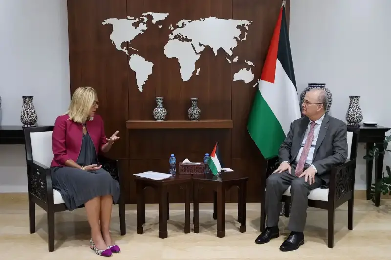 رئيس وزراء فلسطين مع المنسقة الأممية