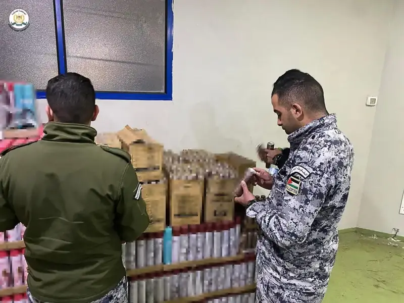 الضابطة الجمركية تضبط مواد منتهية الصلاحية