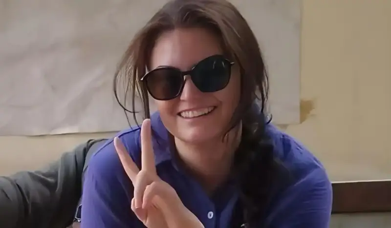 عائشة نور إزغي