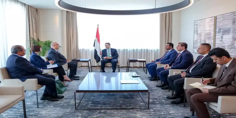 جانب من اللقاء بين الطرفين