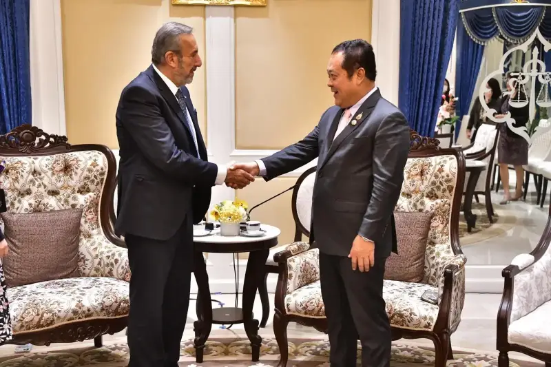 وزير العدل الفلسطيني مع نظيره التايلاندي