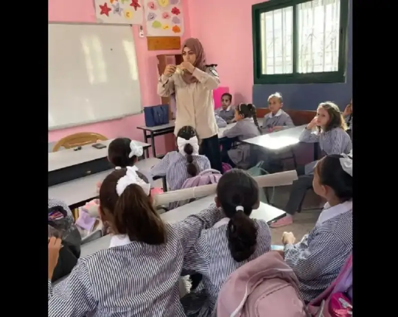محاضرة توعوية لطالبات مدرسة بنات قبيا الأساسية
