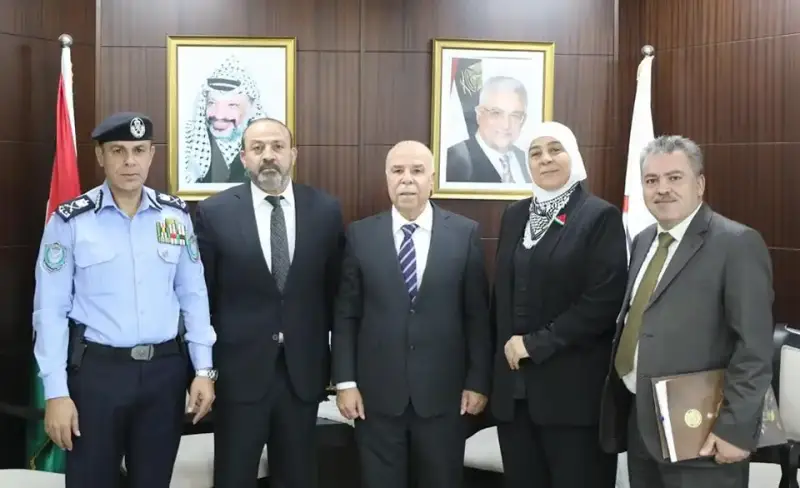 مدير شرطة فلسطين مع رئيس مجلس القضاء والنائب العام