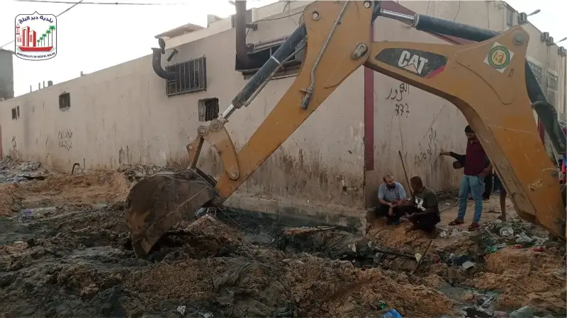 عمل لجنة طوارئ دير البلح