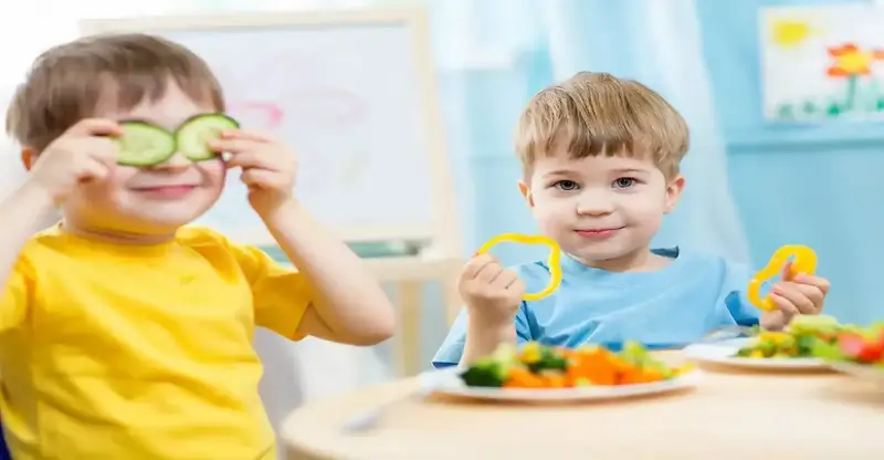أطعمة تحافظ على قوة بصر الأطفال