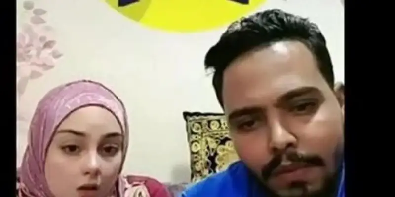 زوج يطلق زوجته في بث مباشر